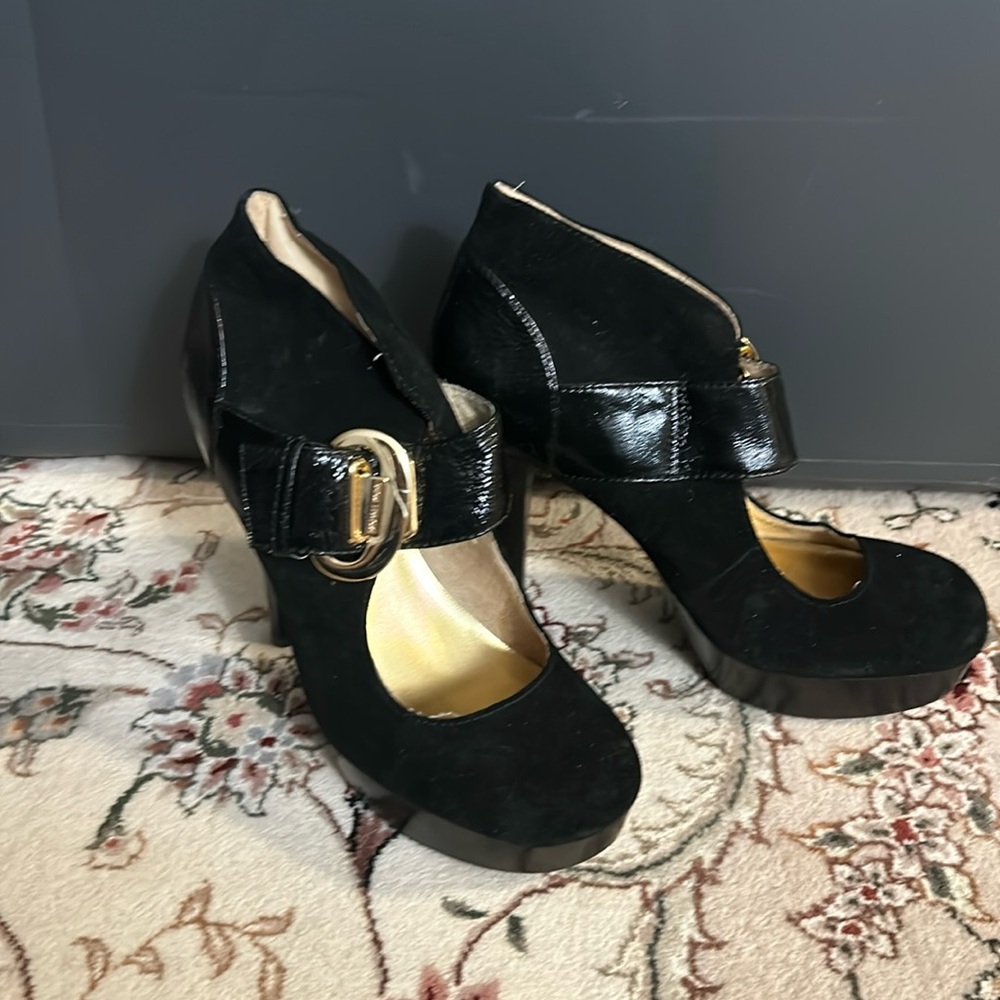 Micheal Kors platform heels size 8 1/2.